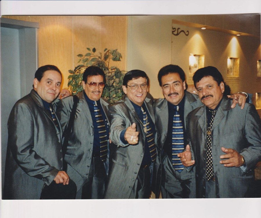 Los Apson group photo, 1990s touring era